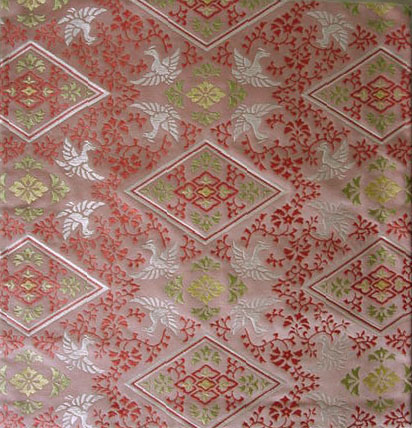 出帛紗蘇芳地菱花鳥文錦