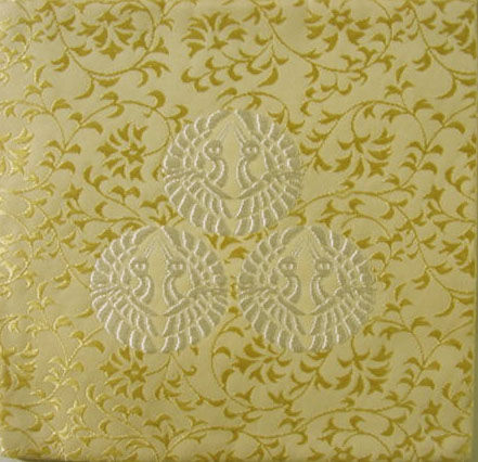 古帛紗黄唐草地三盛向鶴文二陪織物