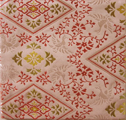 古帛紗蘇芳地菱花鳥文錦