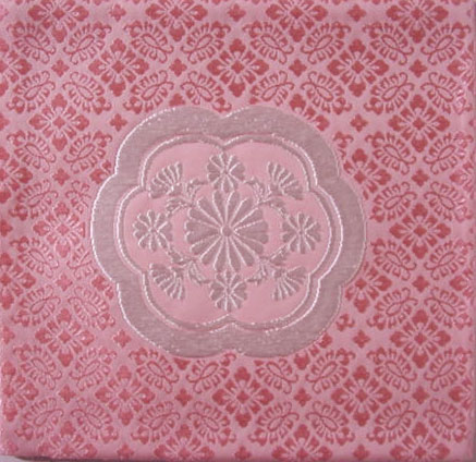 古帛紗薄紅小葵地かに菊文二陪織物