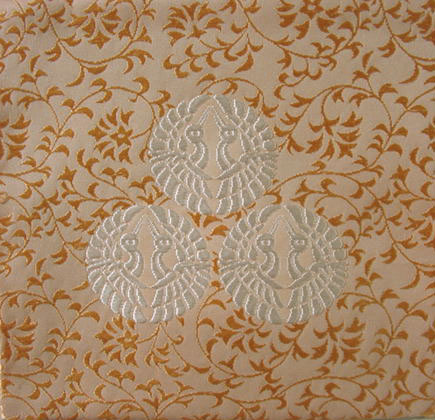 古帛紗山吹唐草地三盛向鶴文二陪織物